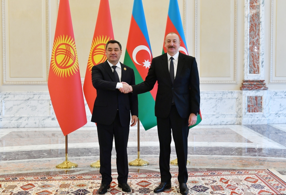 阿塞拜疆总统与吉尔吉斯斯坦总统萨德尔·扎帕罗夫通电话