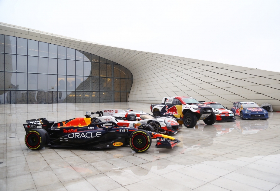 В рамках мероприятий Недели FIA в Баку открылась выставка спортивных автомобилей ВИДЕО