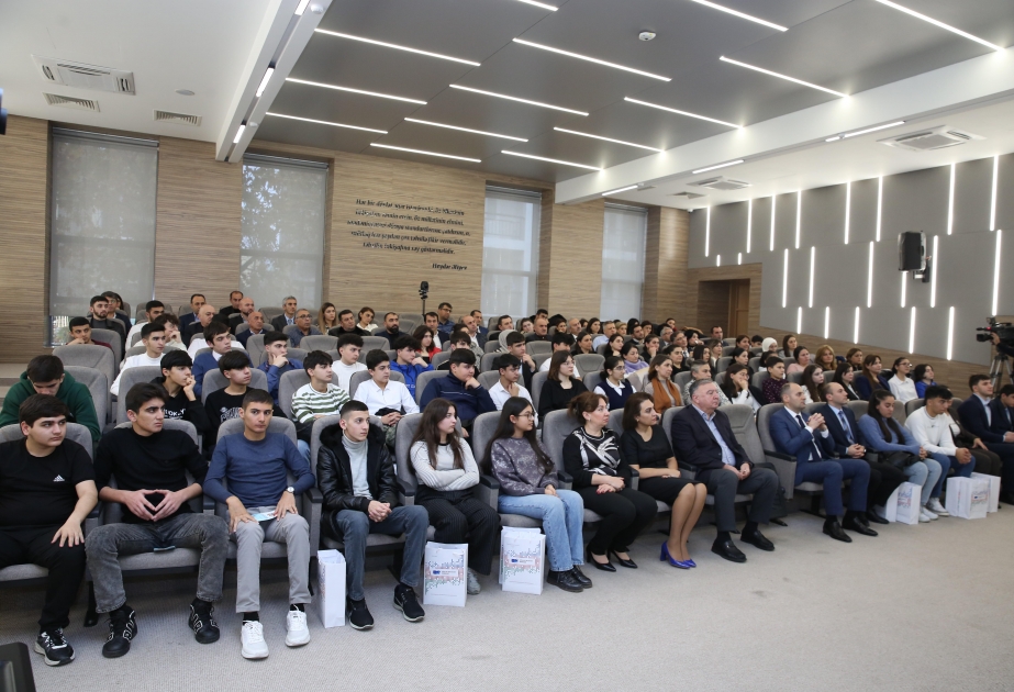 Dövlət İmtahan Mərkəzində şəhid övladları ilə görüş keçirilib