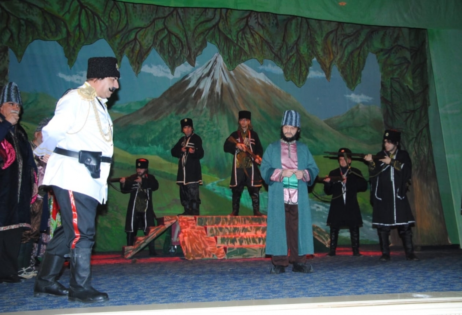 Ləzgi Dram Teatrı Sumqayıtda “Hekayəti-xırs-quldurbasan” komediyasını təqdim edib