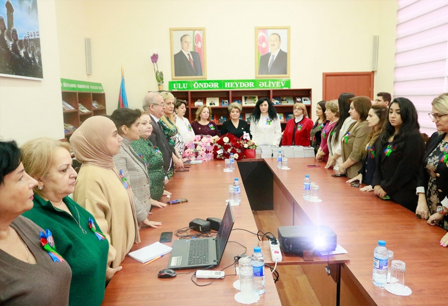 Gənclər Kitabxanasında Ulu Öndərin 100 illik yubileyi çərçivəsində növbəti təqdimat