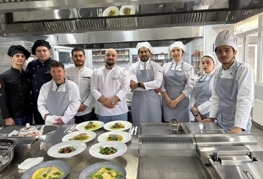 Aşpaz ixtisası üzrə təhsil alan tələbələr üçün ustad dərsi keçilib
