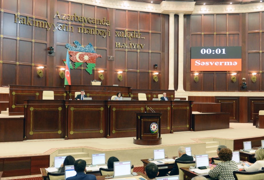 “Arbitraj haqqında” yeni qanun layihəsi birinci oxunuşda qəbul edilib