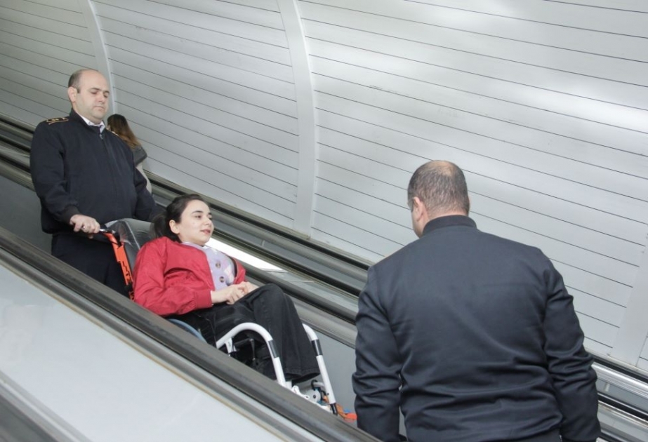 Bakı metrosundan bu il 830-dan çox fiziki məhdudiyyətli şəxs istifadə edib