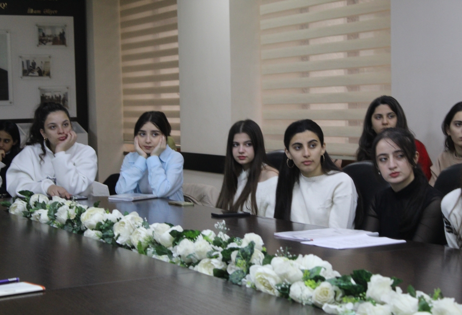 Avropa Azərbaycan Məktəbinin direktoru BSU tələbələri üçün təlim keçib