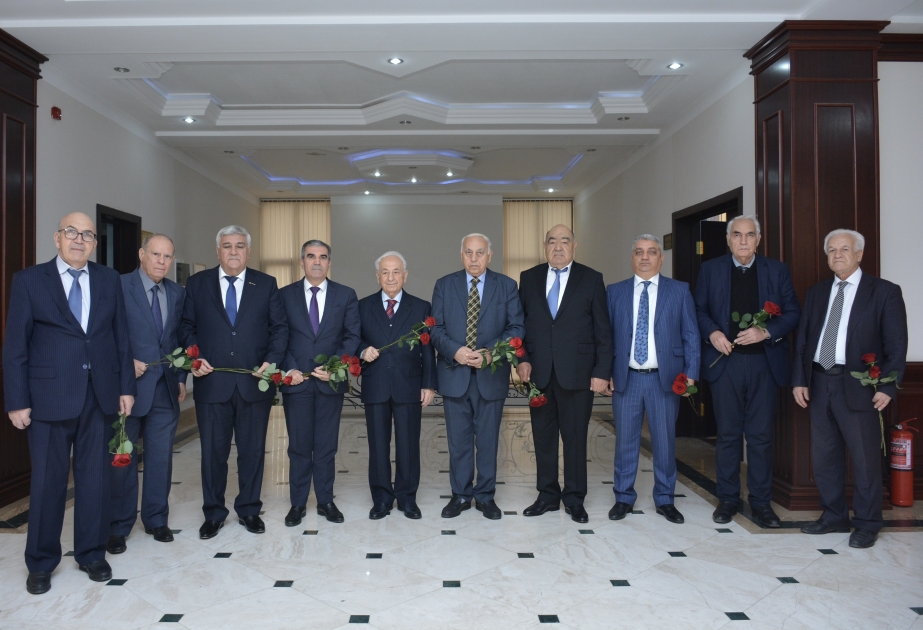 YAP Səbail təşkilatında Ulu Öndər Heydər Əliyevin xatirəsi anılıb
