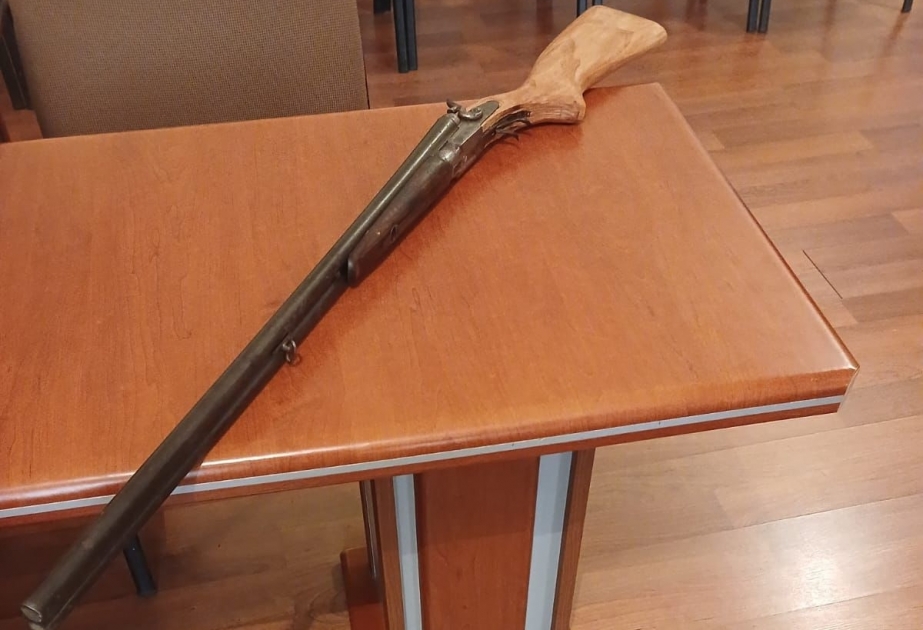 Şamaxı və Oğuz sakinləri odlu silahları polisə təhvil veriblər