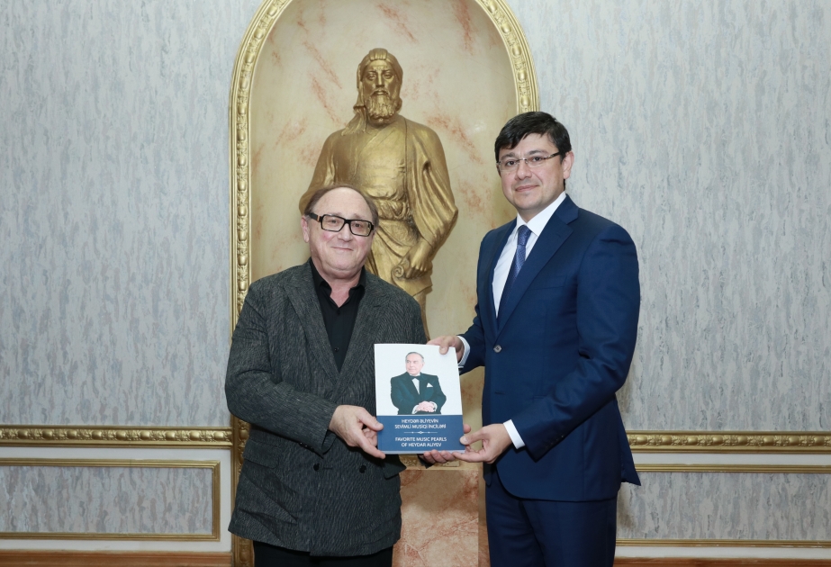 Проживающий в Австралии музыкант азербайджанского происхождения стал гостем госкомитета по работе с диаспорой