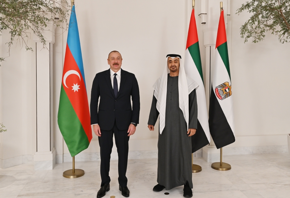 El Presidente de los Emiratos Árabes Unidos llamó por teléfono a su par de Azerbaiyán