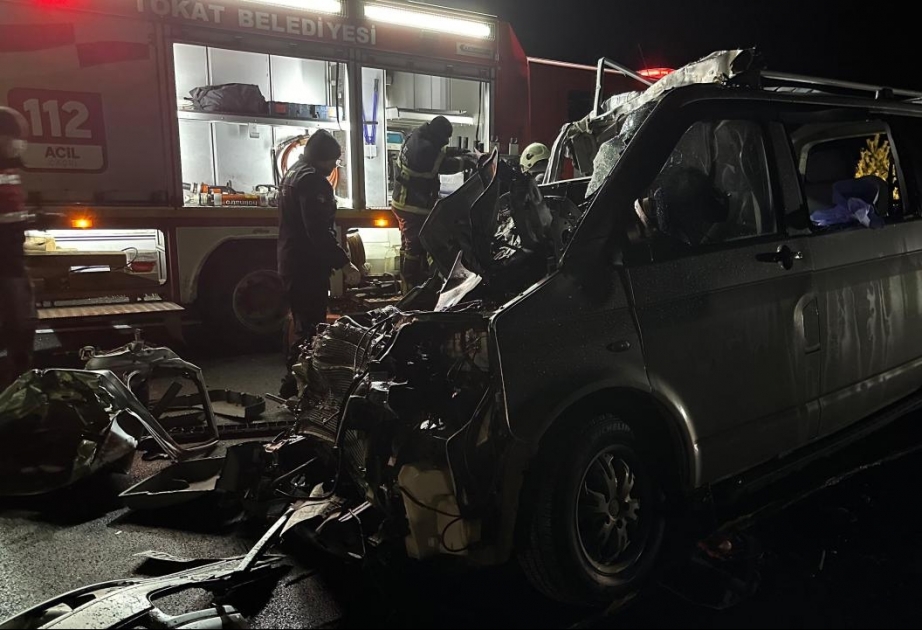 Türkiyənin Tokat şəhərində yol-nəqliyyat hadisəsi 5 nəfərin ölümünə səbəb olub