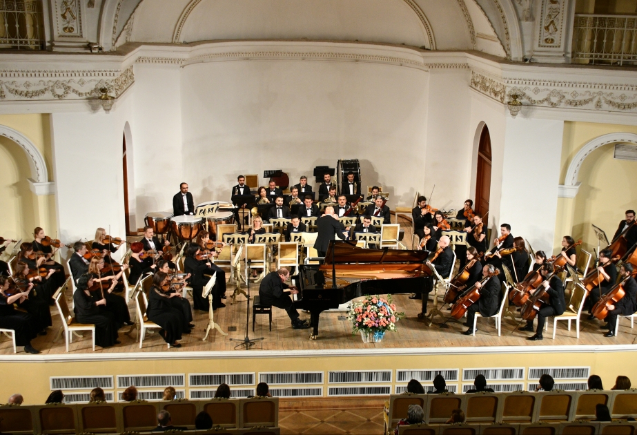 Filarmoniyada Ümummilli Liderin 100 illiyinə həsr olunmuş konsert keçirilib