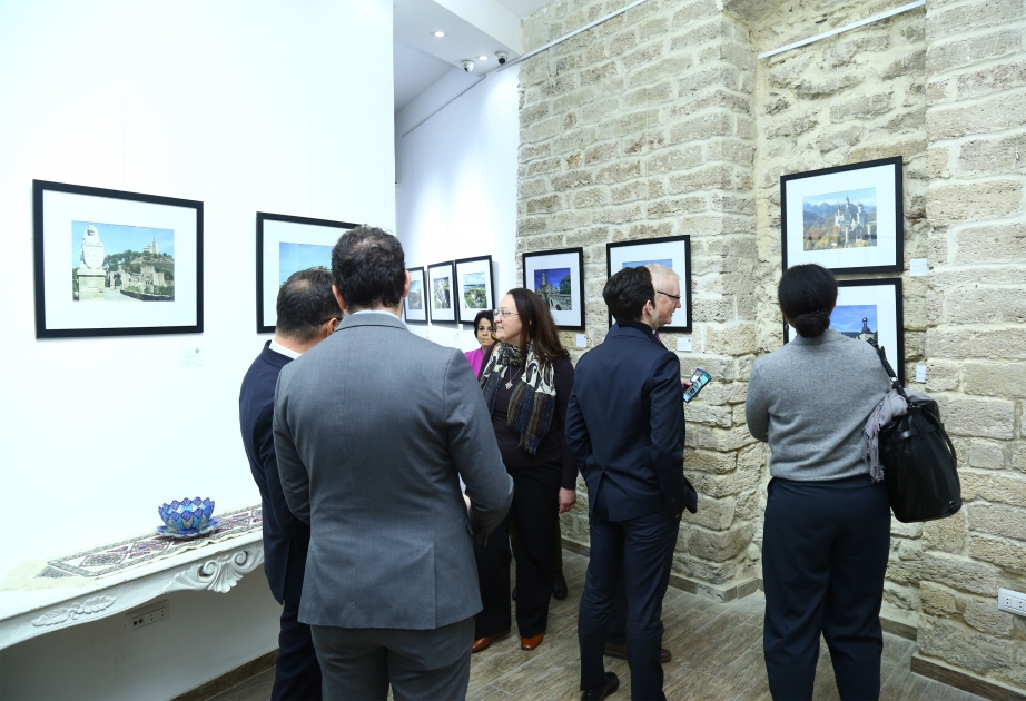 Bakıda “Avropa qəsrləri” adlı fotosərgi açılıb