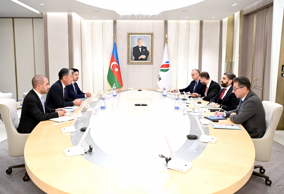 Президент SOCAR встретился с делегацией холдинга Mizuho Financial Group