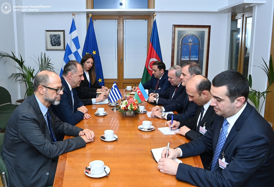 Azərbaycan və Yunanıstan XİN rəhbərləri ikitərəfli əməkdaşlığı müzakirə ediblər