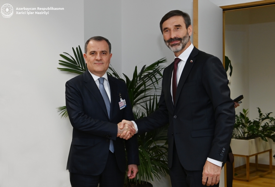 Azerbaiyán y Eslovaquia elogian las relaciones bilaterales
