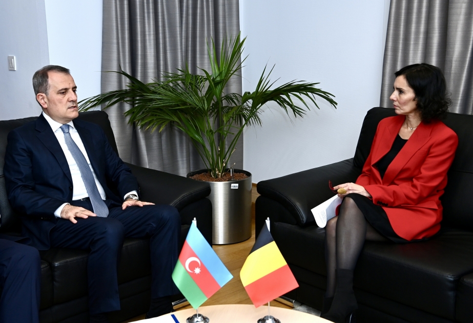 Azerbaiyán y Bélgica examinan la situación actual en la región