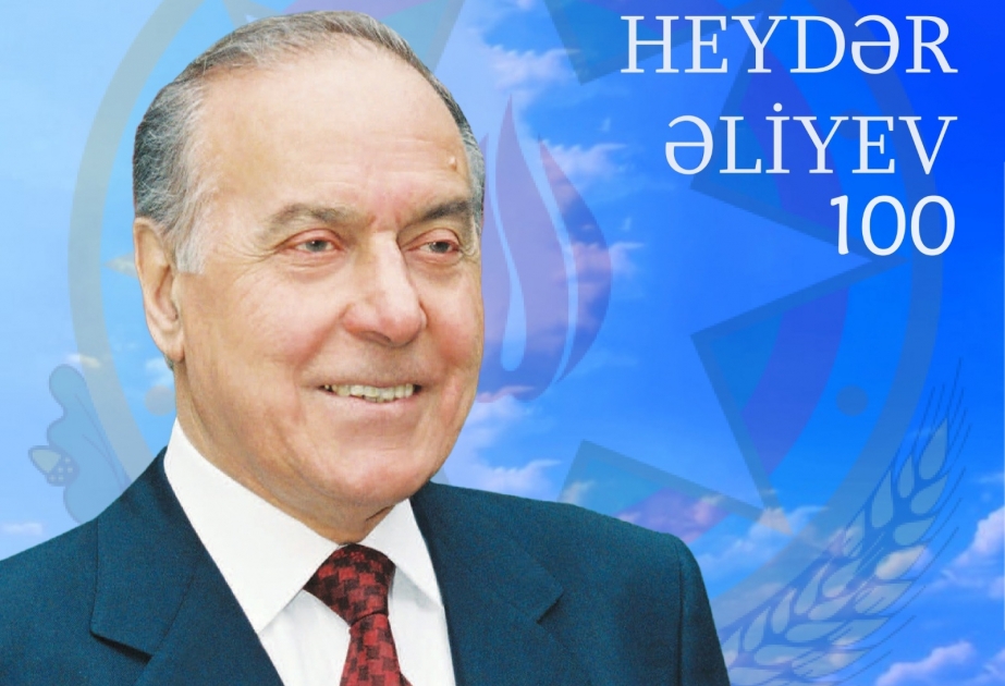 Respublika Gənclər Kitabxanasında Ulu Öndərin anım günü ilə əlaqədar silsilə materiallar hazırlanıb