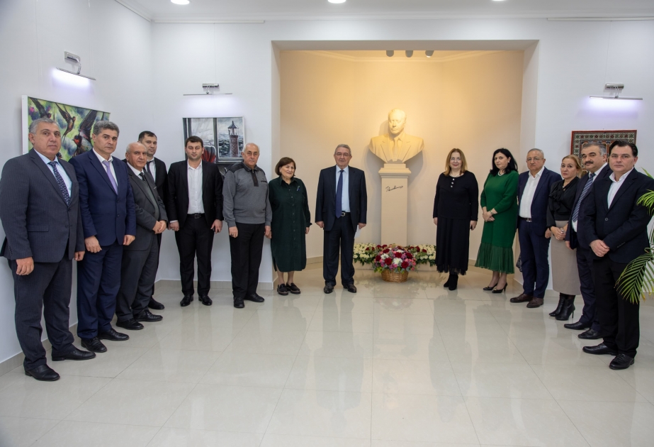 Rektor: Ulu Öndər Heydər Əliyev Azərbaycan tarixində əbədi yaşayacaq