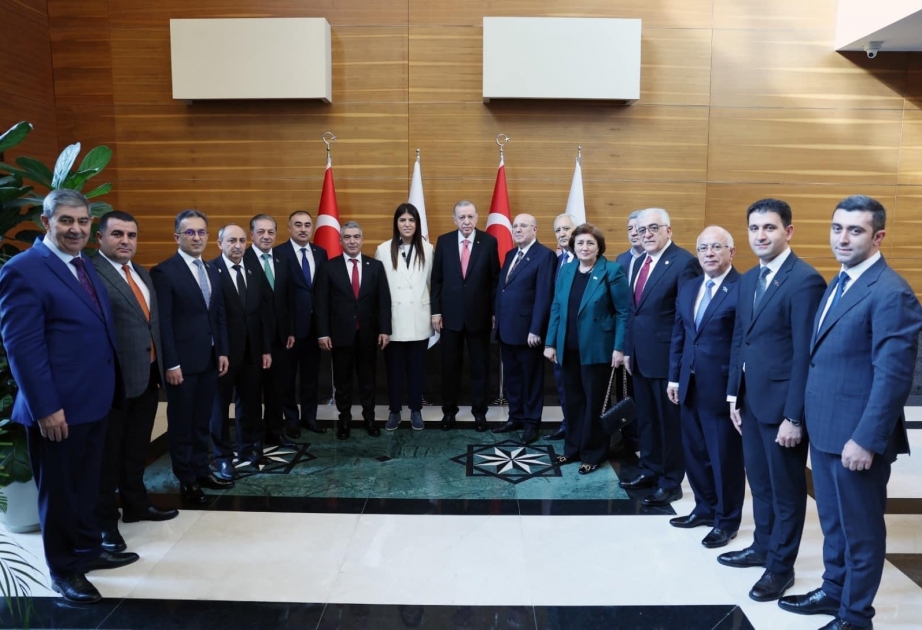 Türkiyə Prezidentı Milli Məclisin deputatlarını qəbul edib