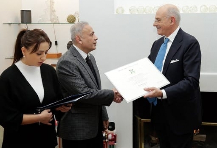 Azərbaycanın görkəmli heykəltaraşına “Cəngavər rütbəli İtaliyanın Ulduzu” ordeni təqdim olunub