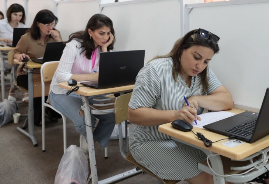 Son 2 ildə sertifikatlaşdırma nəticəsində vəzifə maaşına artım tətbiq edilən müəllimlərin sayı açıqlanıb