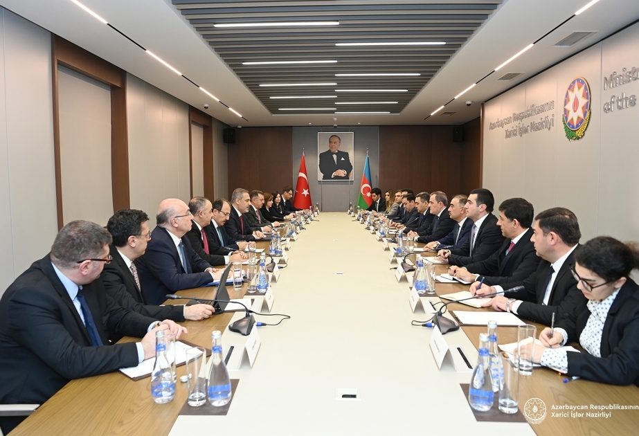 وزيرا خارجية أذربيجان وتركيا يبحثان آفاق أجندة التعاون الإقليمي ومتعددة الأطراف