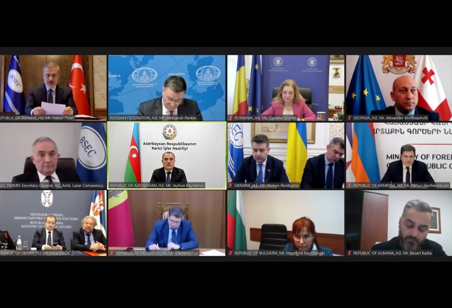 Djeyhoun Baïramov prend la parole à la 47e session du Conseil de ministres des Affaires étrangères de l’OCEMN
