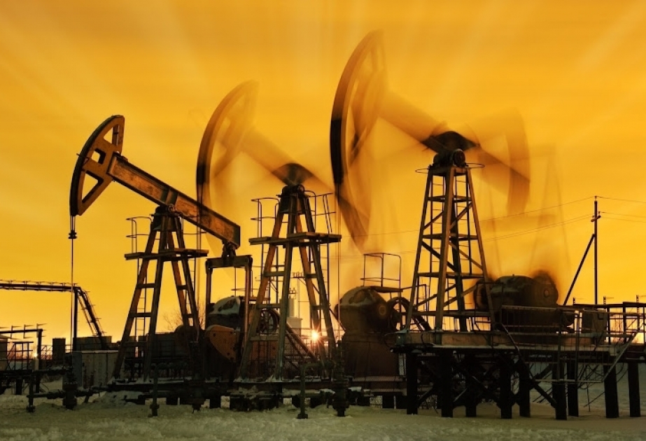 Нефть на мировых рынках подешевела