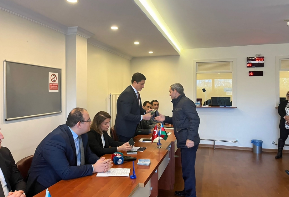 Türkiyədə yaşayan daha bir qrup Azərbaycan vətəndaşına sənədləri təqdim olunub