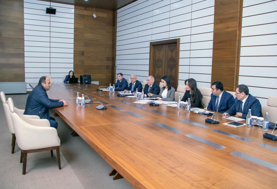 Şəmkirdə daşınmaz əmlak məsələləri ilə bağlı vətəndaşlarla görüş keçirilib