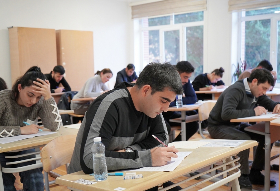 Dövlət qulluğunda inzibati icraçı vəzifələrə aid olan vəzifə qrupları üzrə test imtahanı keçirilib