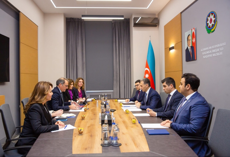 Azerbaijan, IFC discuss cooperation in transport and digital development