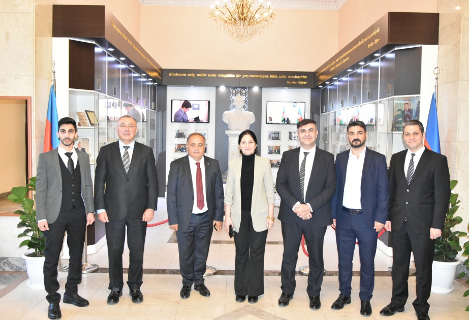 Türkiyəli qonaqlar Azərbaycan Milli Kitabxanasında olublar