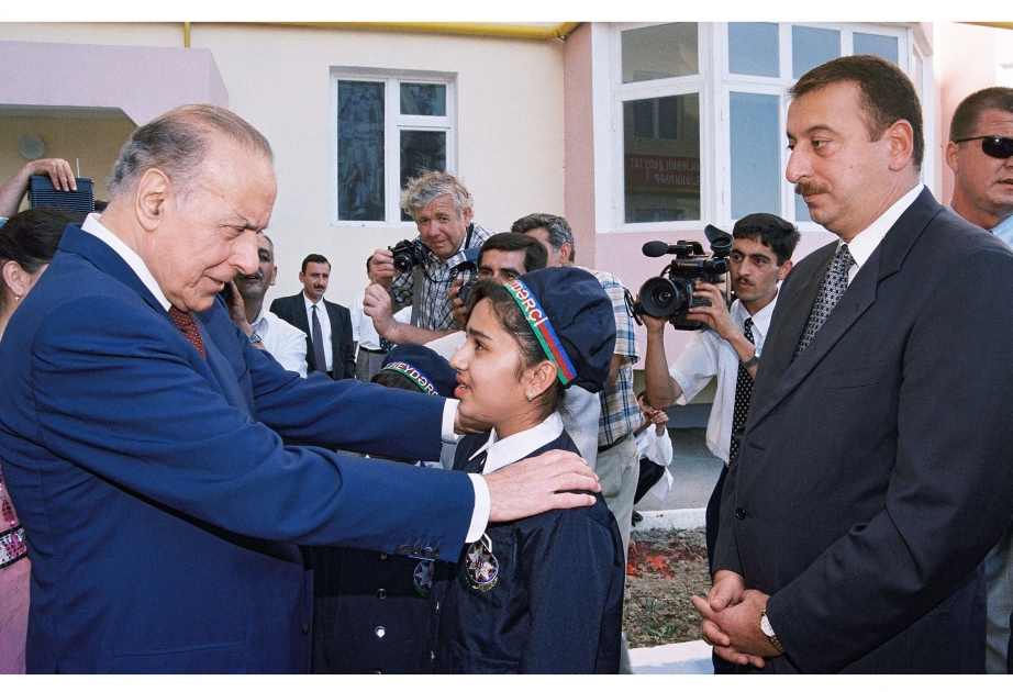 Moments d’une vie dédiée au peuple : juillet 1999