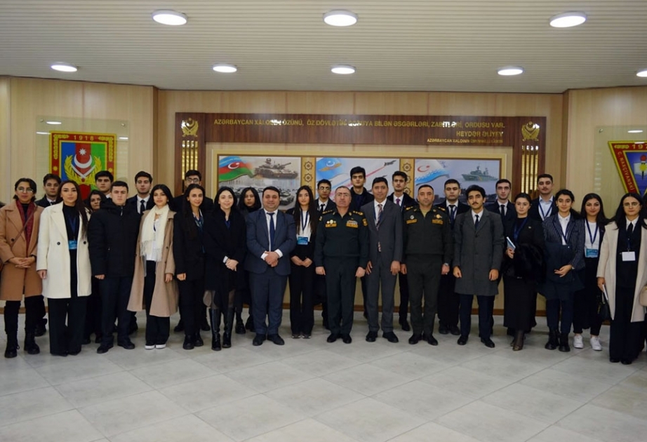 Diplomatiya könüllüləri Cəmşid Naxçıvanski adına Hərbi Liseydə olublar