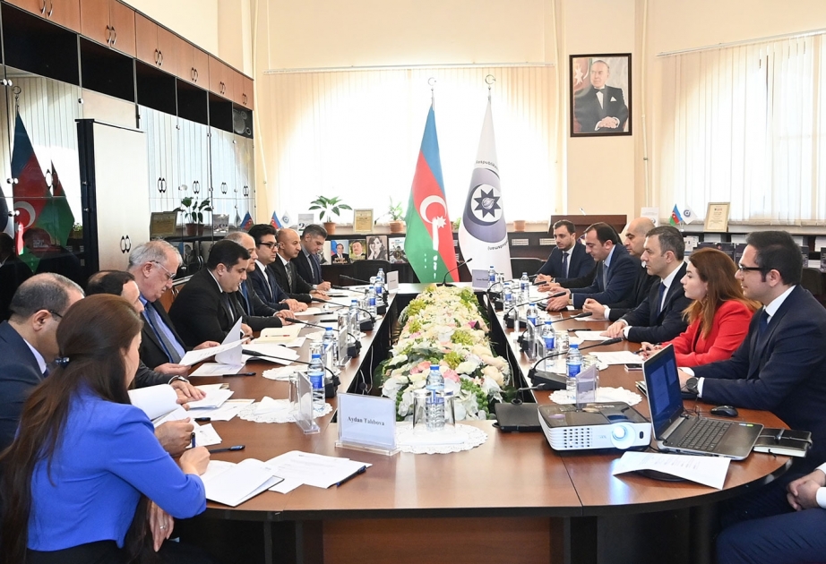 Elm və Təhsil Nazirliyi ilə Ombudsman Aparatı arasında görüş keçirilib