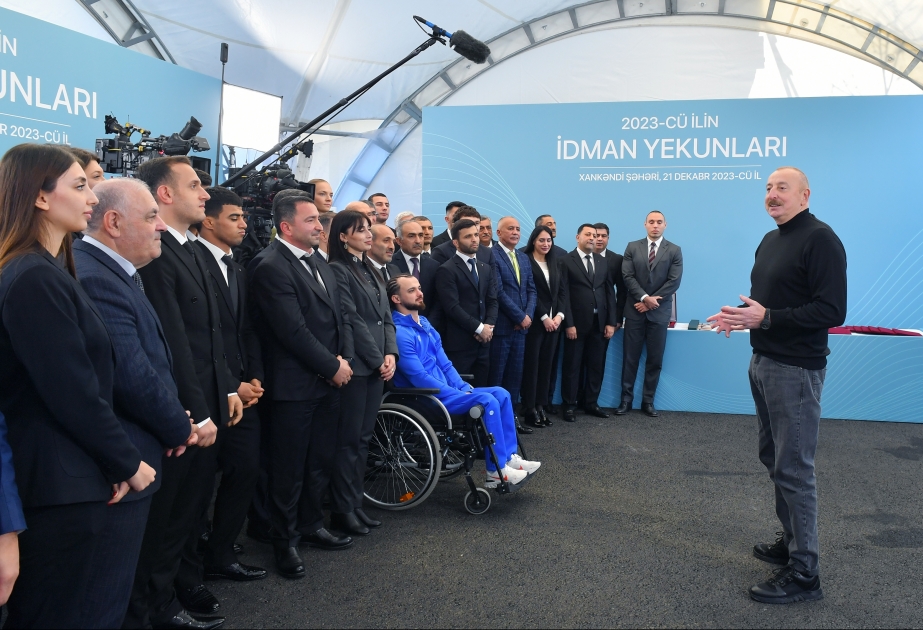 Prezident İlham Əliyev 2023-cü ilin idman yekunları ilə bağlı təşkil olunmuş mərasimdə idman ictimaiyyətinin təltif edilmiş nümayəndələri ilə görüşüb YENİLƏNİB VİDEO
