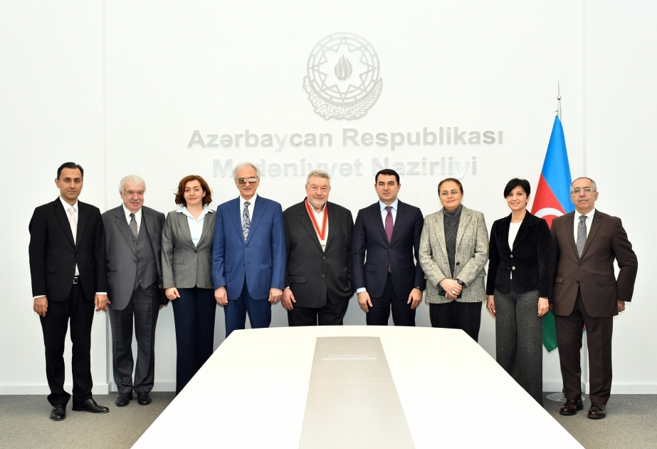 Yuli Qusmana “Şərəf” ordeni təqdim edilib