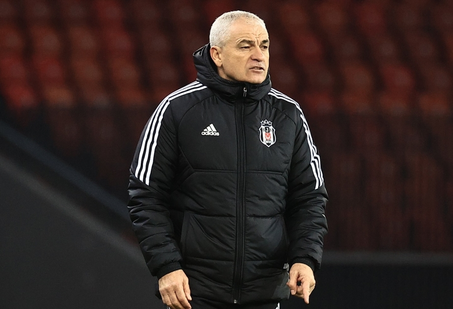 “Beşiktaş” klubu baş məşqçisi ilə yollarını ayırıb