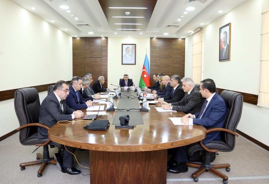 Təqaüdə yola salınan məhkəmə hakimləri təltif olunublar