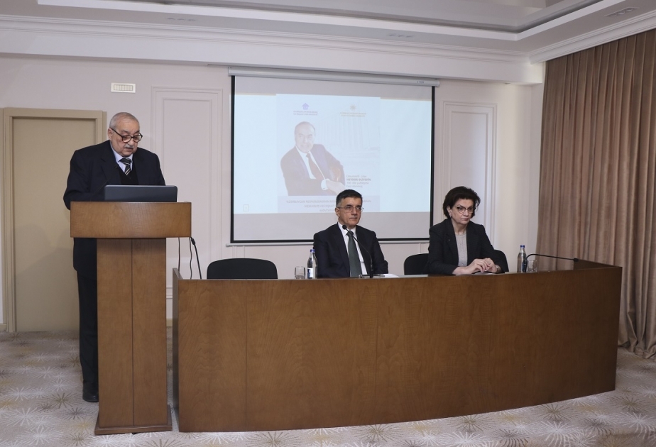 AzMİU-da idman qurğularının memarlıq və inşaat problemləri ilə bağlı müzakirələr aparılıb