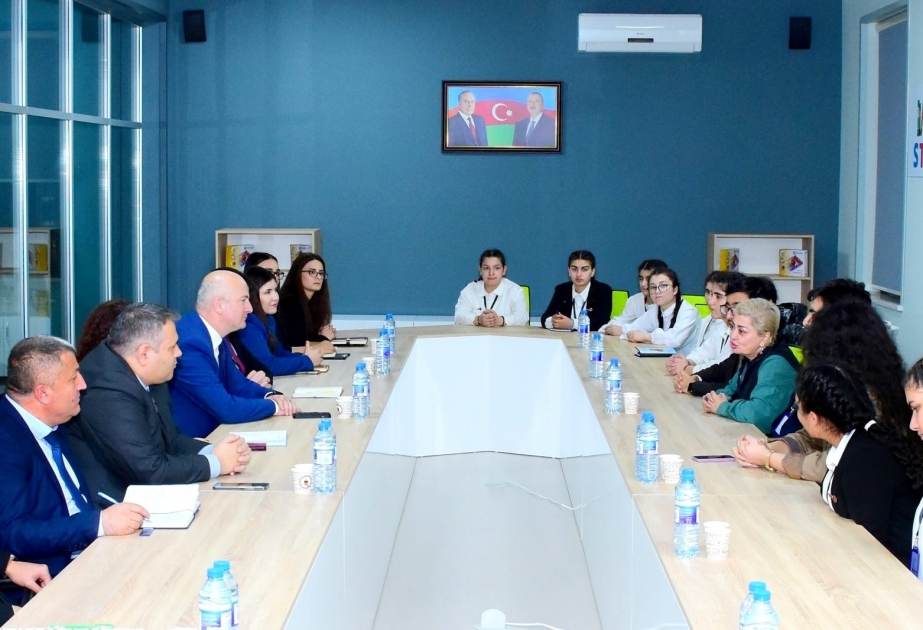 Naxçıvan Muxtar Respublikasında “Yeniyetmə qızların liderlik və motivasiya məktəbi” layihəsinin ilk günü keçirilib