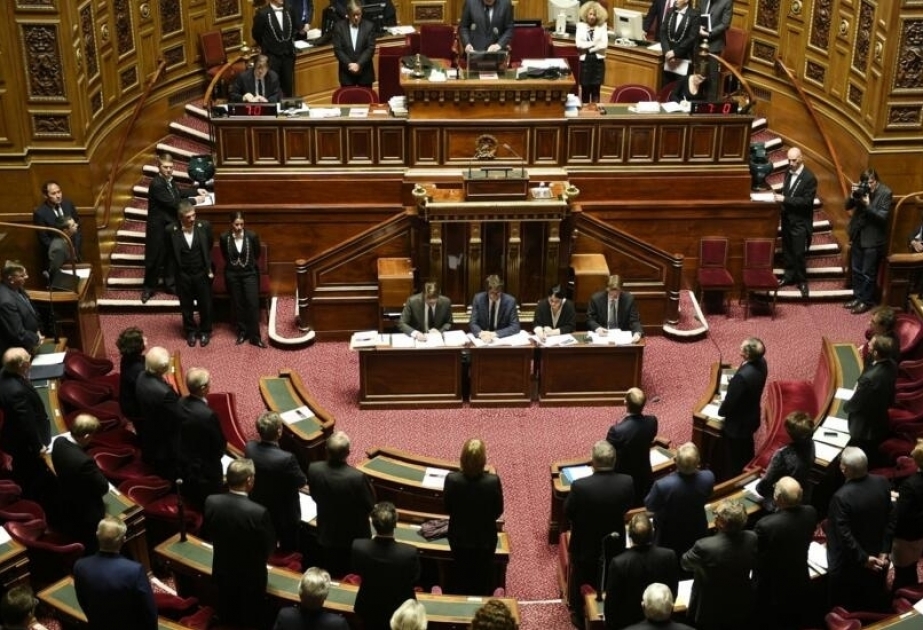 Fransada solçu deputatlar Konstitusiya Şurasından miqrasiya haqqında qanunun ləğvini tələb edirlər