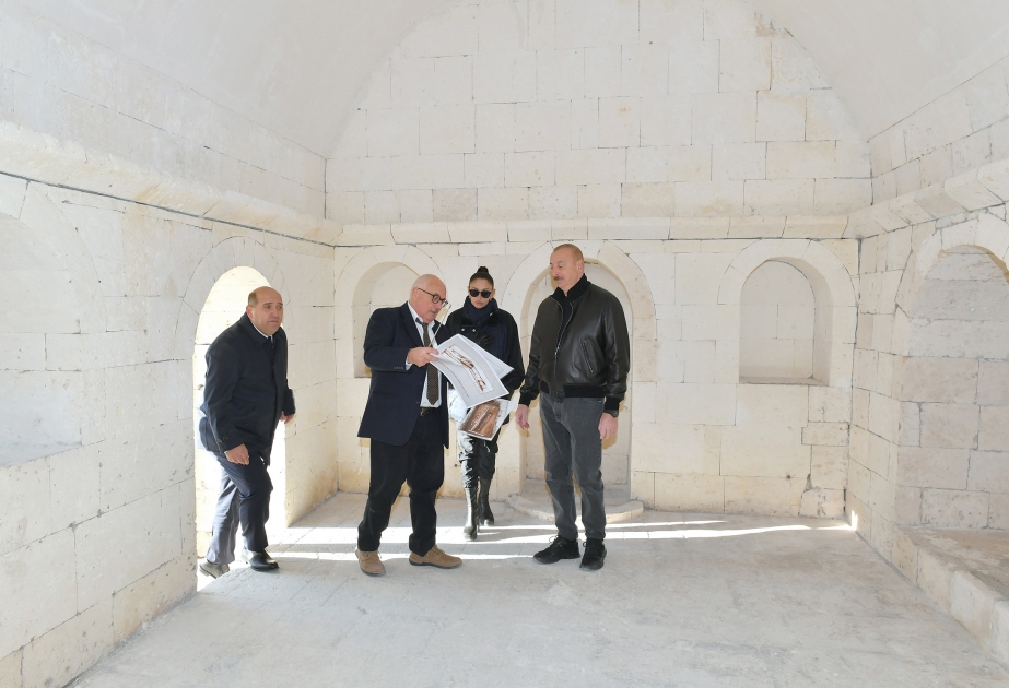 Präsident Ilham Aliyev und First Lady Mehriban Aliyeva machten sich mit Reparatur- und Restaurierungsarbeiten am Komplex ”Imarat“ in Agdam vertraut VIDEO