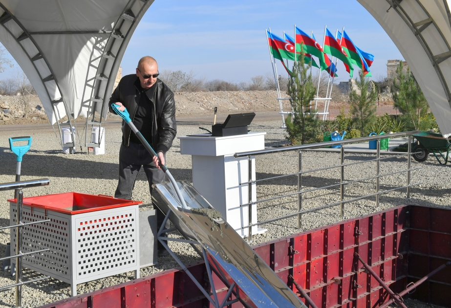 Los cimientos del Parque Central de la ciudad de Aghdam fueron colocados