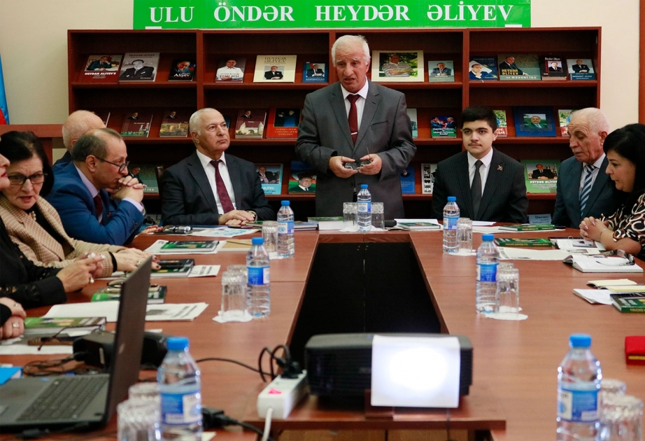 Gənclər Kitabxanasında Ulu Öndərin 100 illiyi çərçivəsində növbəti kitab təqdimatı təşkil edilib