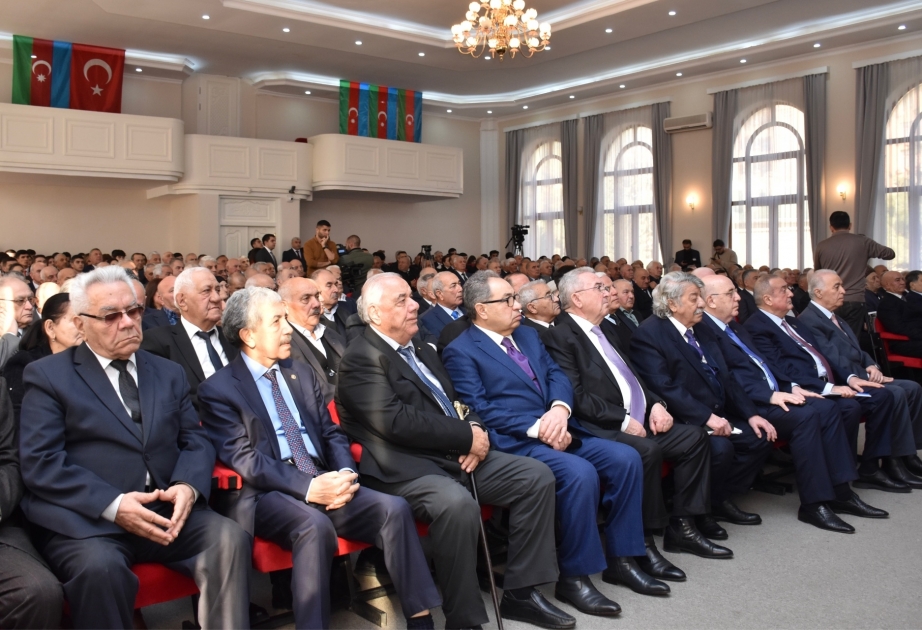 Проходит общее собрание Совета аксакалов Азербайджана
