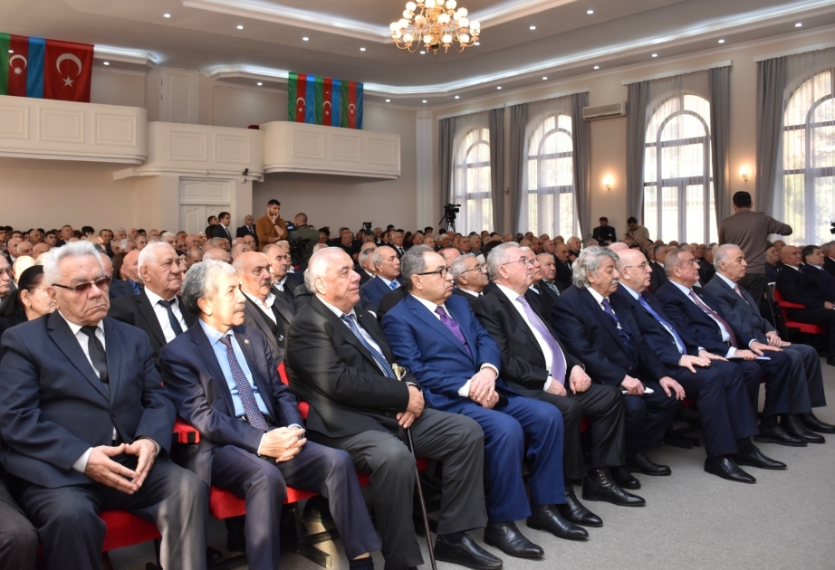 Se celebra la reunión general del Consejo de Ancianos de Azerbaiyán