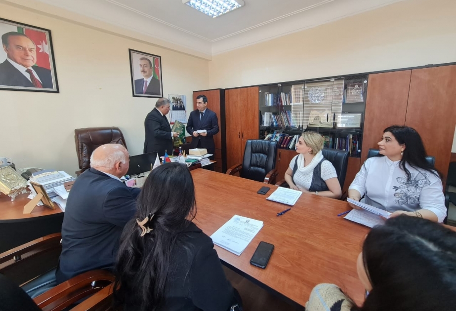 Dilçilik İnstitutunun kitabxanası ali məktəblərlə əlaqələrini genişləndirir