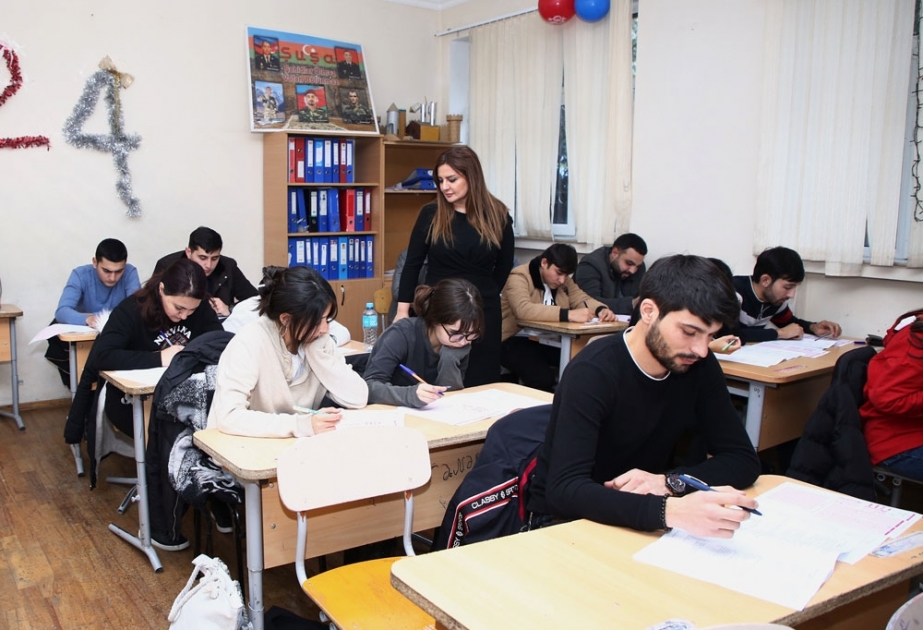 Məktəbi əvvəlki illərdə bitirə bilməyənlər üçün eksternat imtahanları keçirilir